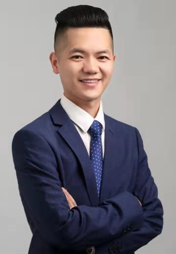  楊致昆，法律顧問，四川大學學士學位、西南財經大學法學研究生，曾累計服務單位超過30家，代理個人案件達40件以上，擅長勞動糾紛、經濟類糾紛等。